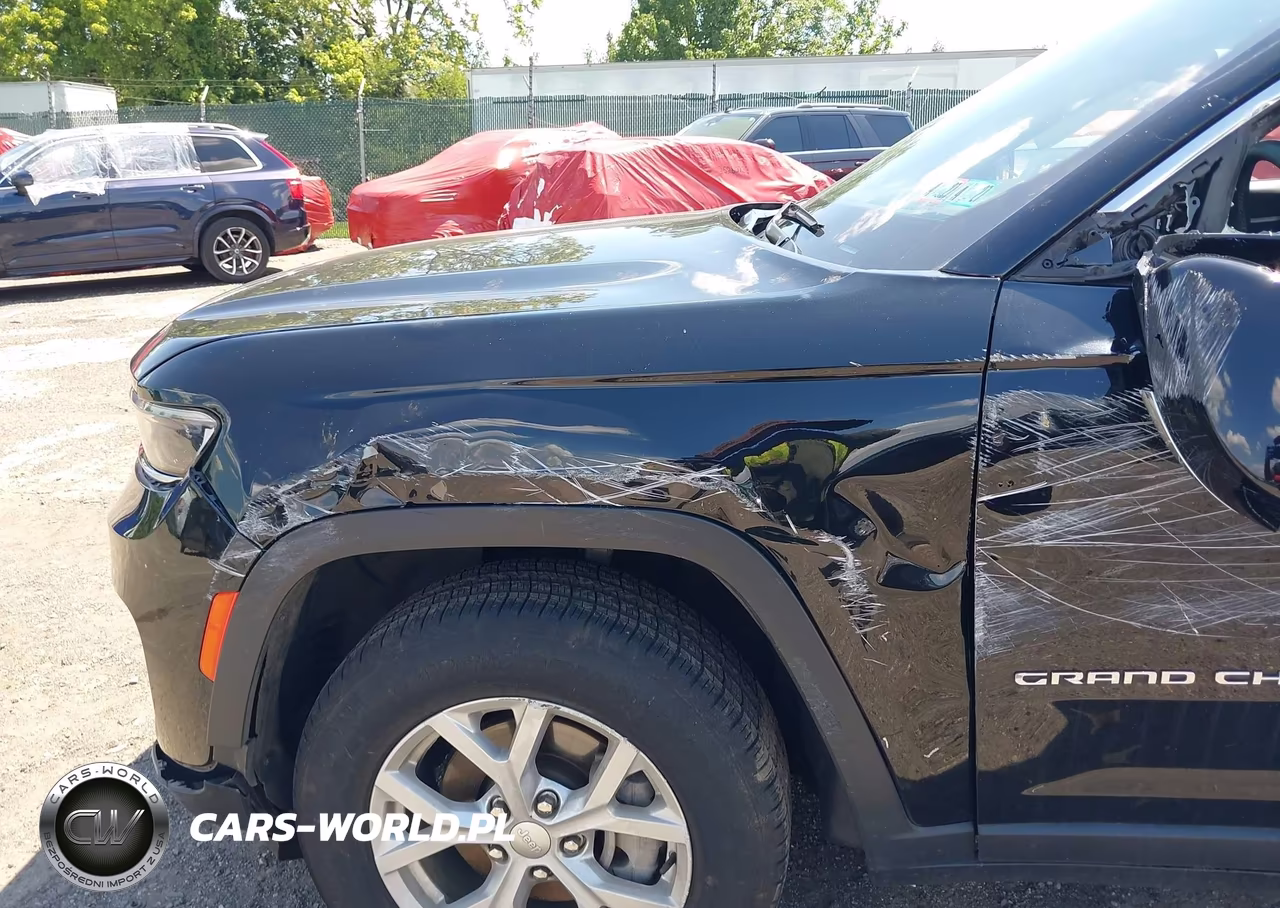 2023 Jeep Grand Cherokee Limited 4X4 VIN:1C4RJHBG7PC539074 - 6