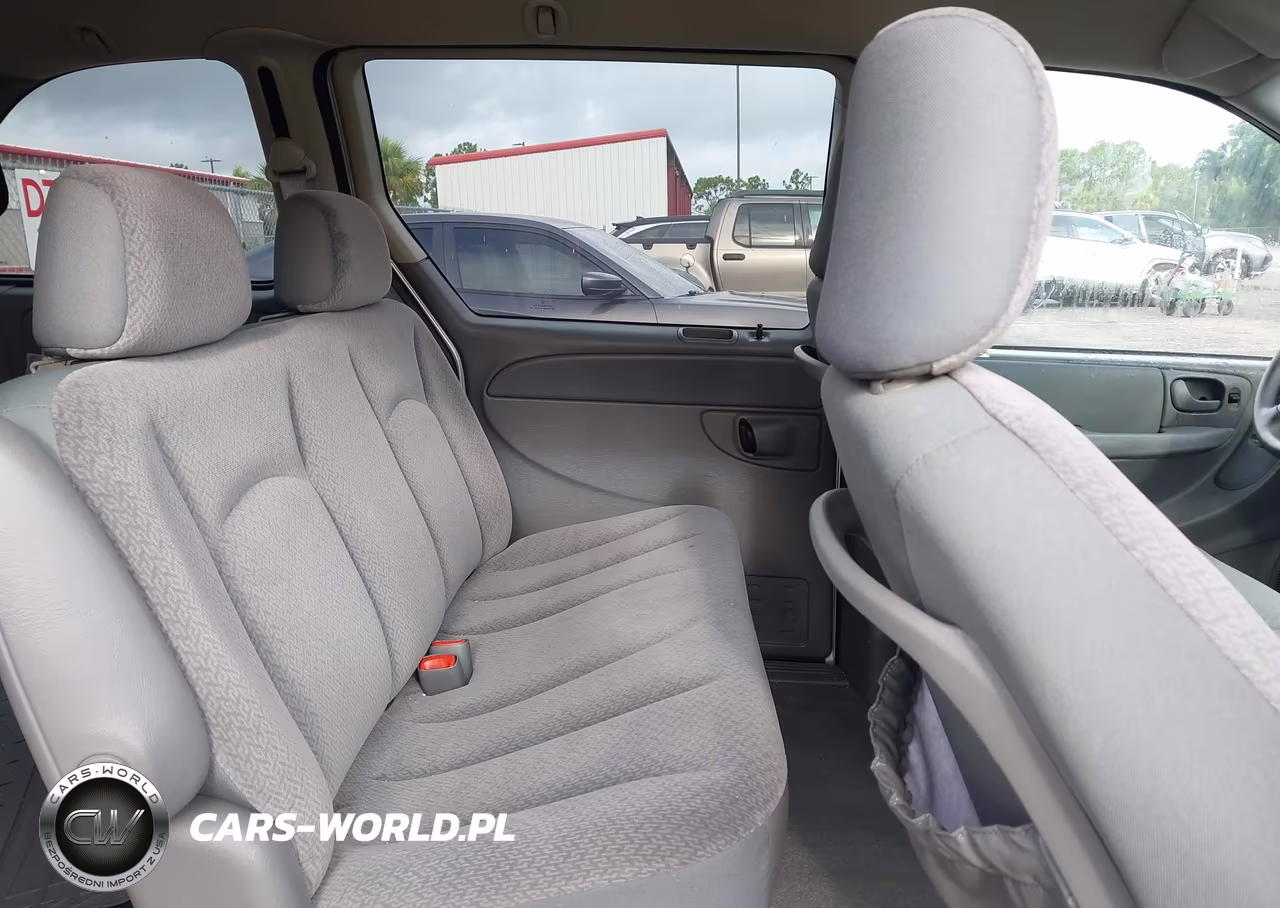 2005 Chrysler Town & Country VIN:1C4GP45R55B417196 - 8