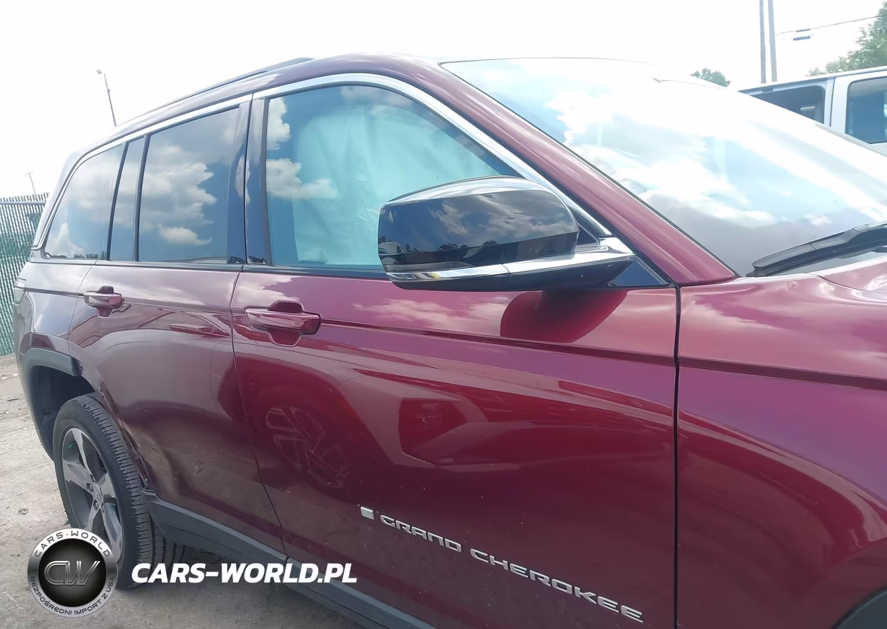 2025 Jeep Grand Cherokee Limited VIN:1C4RJHBG9SC300103 - 13