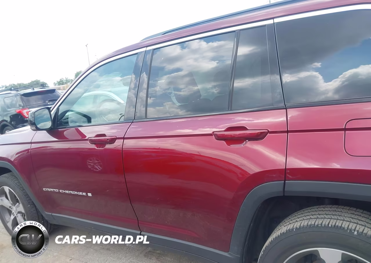 2025 Jeep Grand Cherokee Limited VIN:1C4RJHBG9SC300103 - 14