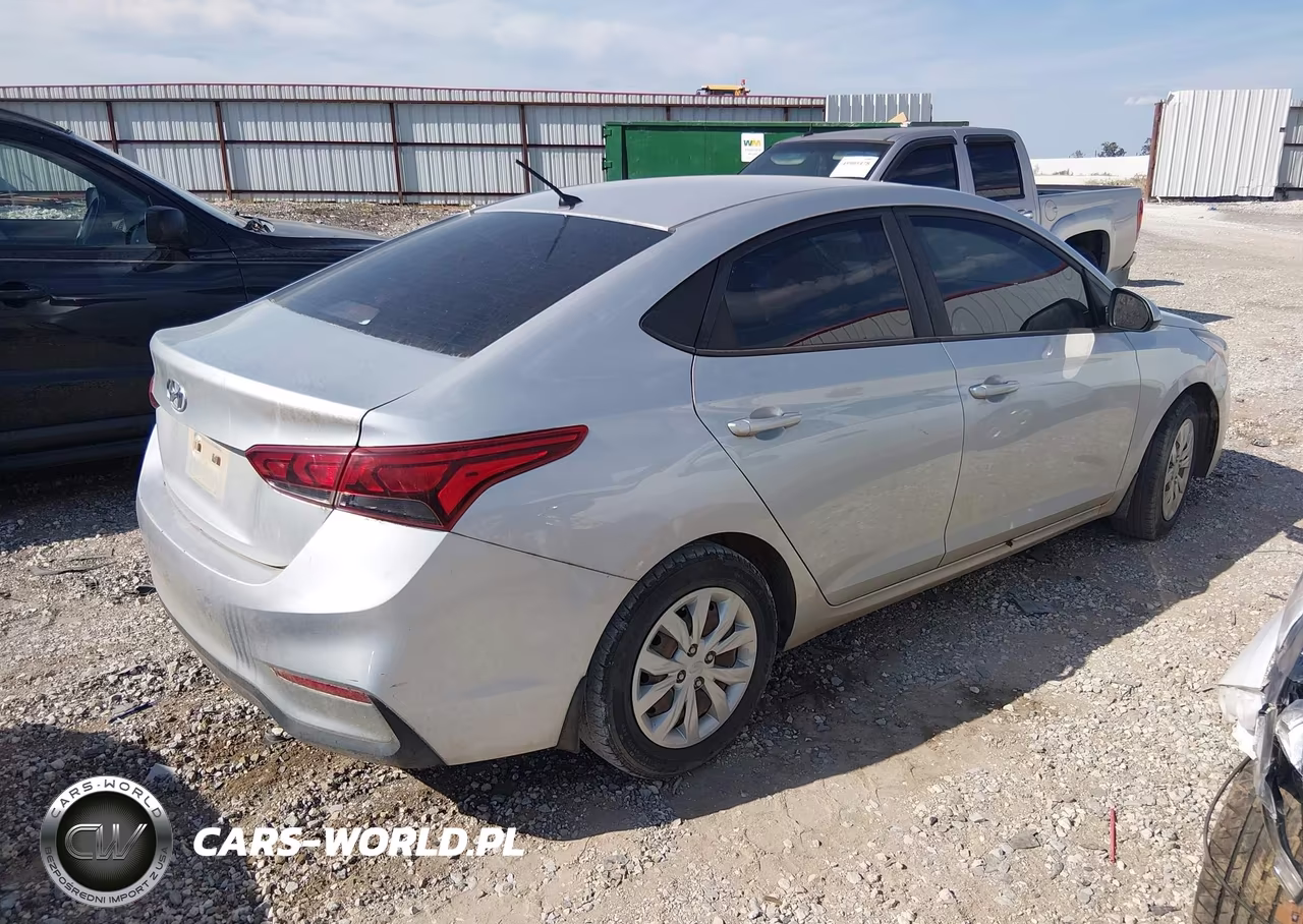 2019 Hyundai Accent Se VIN:3KPC24A33KE056614 - 4
