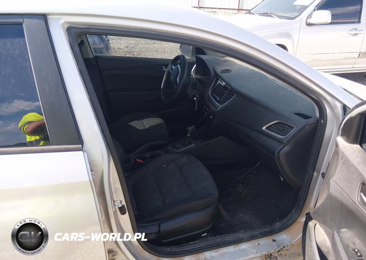 2019 Hyundai Accent Se VIN:3KPC24A33KE056614 - 5