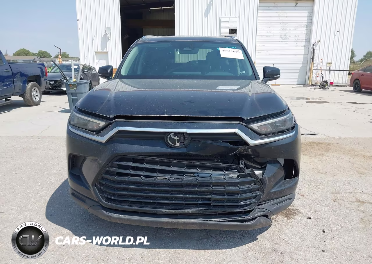 2025 Toyota Grand Highlander Xle VIN:5TDAAAB55SS082310 - 12