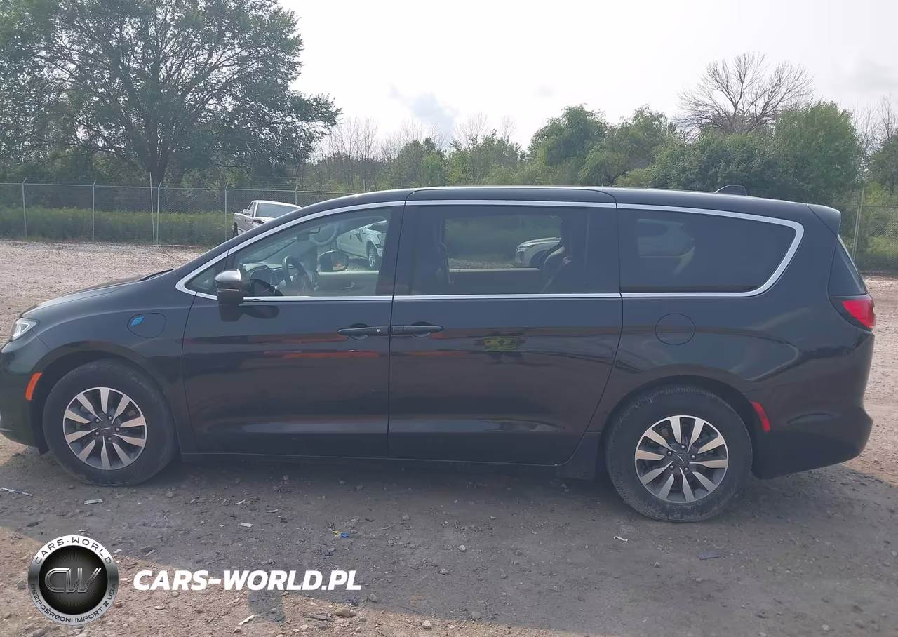 2023 Chrysler Pacifica Hybrid Touring L VIN:2C4RC1L79PR595041 - 14