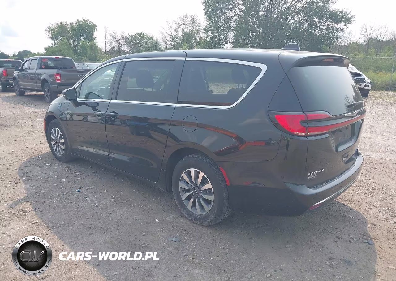 2023 Chrysler Pacifica Hybrid Touring L VIN:2C4RC1L79PR595041 - 3