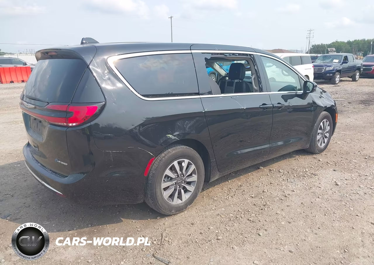 2023 Chrysler Pacifica Hybrid Touring L VIN:2C4RC1L79PR595041 - 4