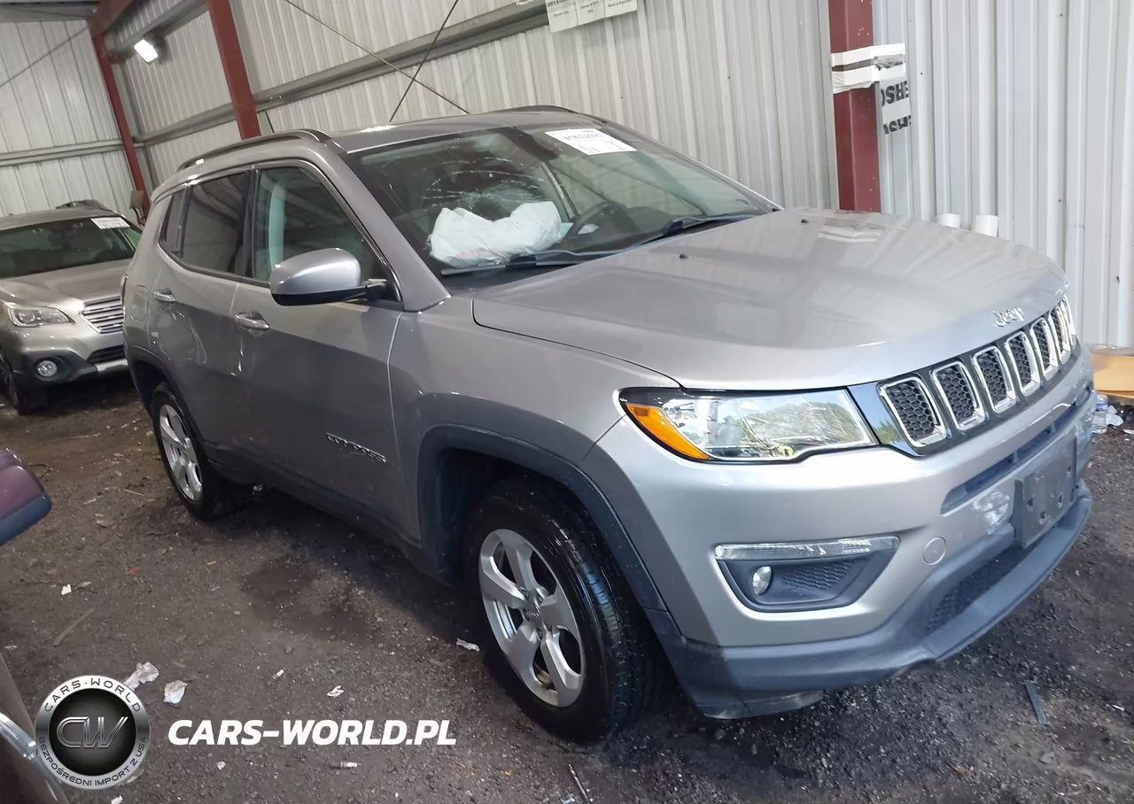 2018 Jeep Compass Latitude 4X4 – zdjęcie 1 z 16