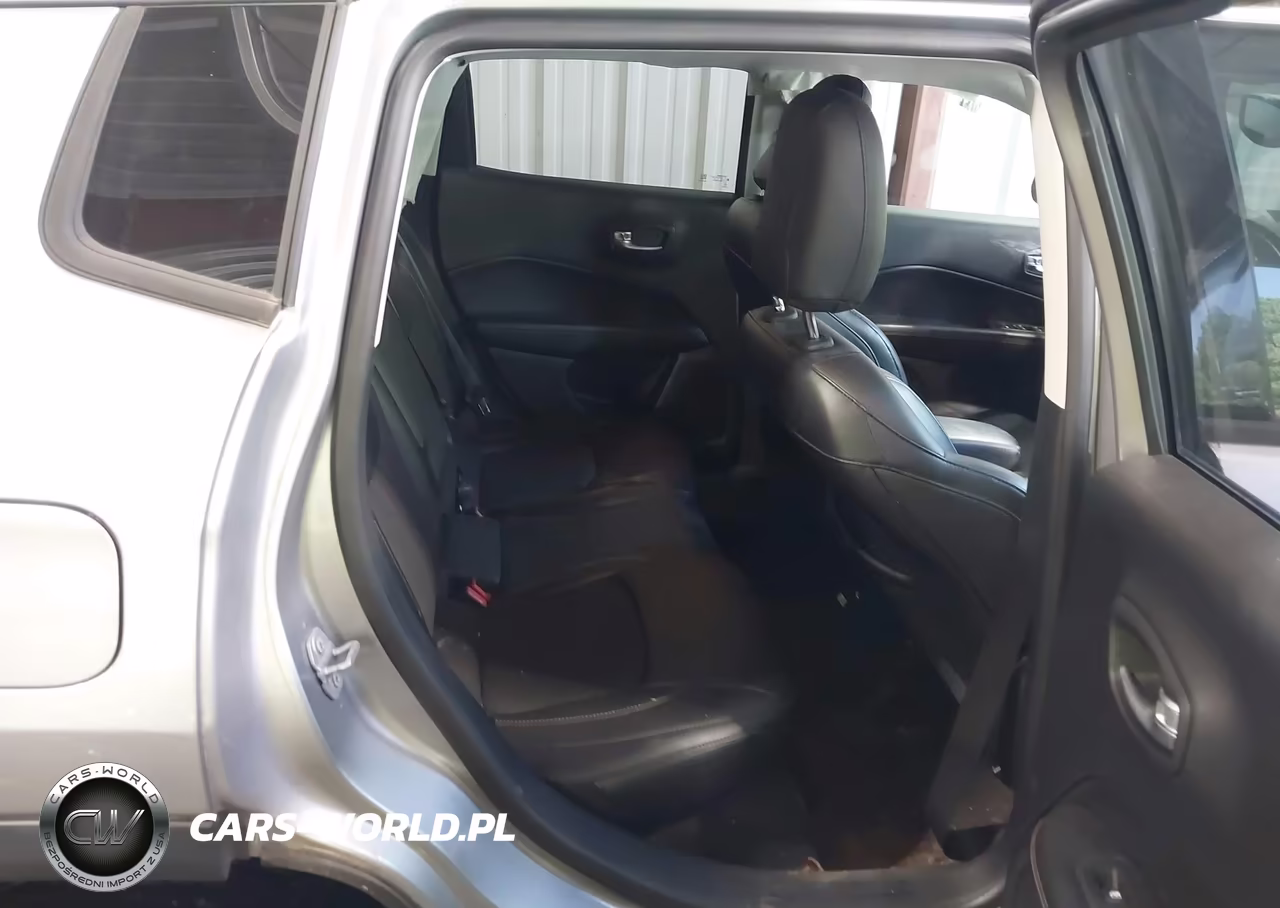 2018 Jeep Compass Latitude 4X4 VIN:3C4NJDBB4JT161688 - 8