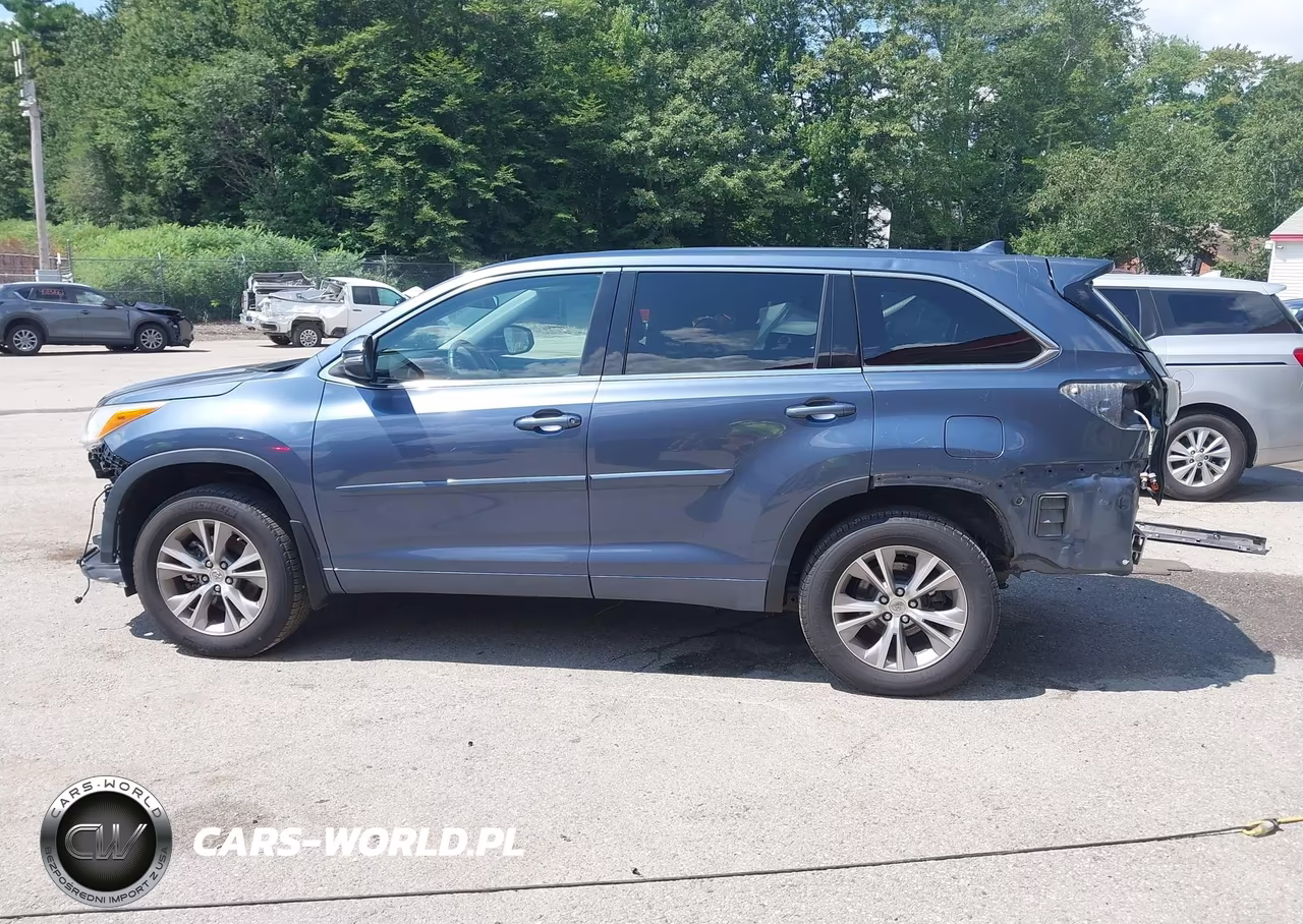 2014 Toyota Highlander Le Plus V6 VIN:5TDBKRFH2ES039374 - 15