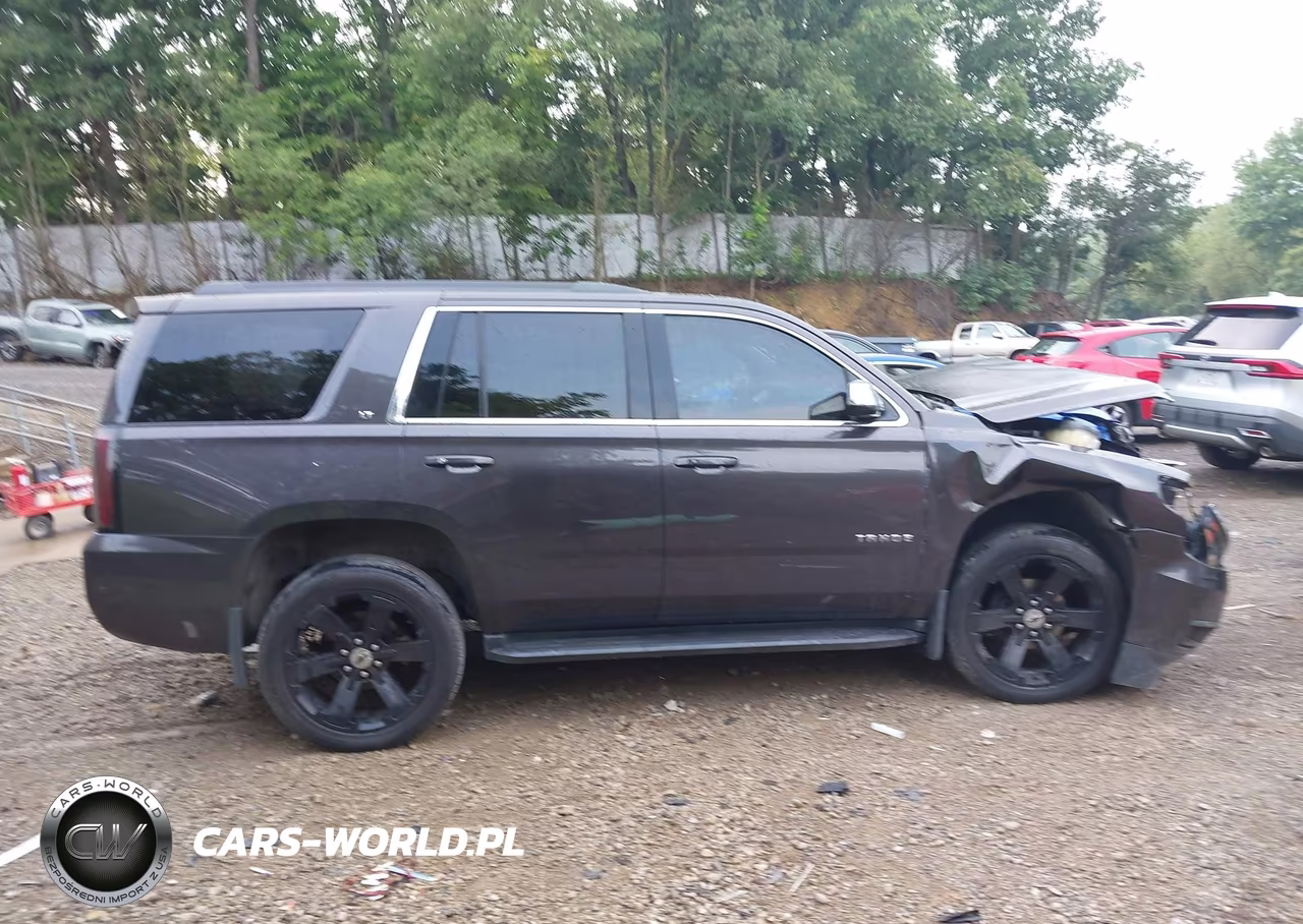 2015 Chevrolet Tahoe Lt VIN:1GNSKBKC2FR579008 - 13