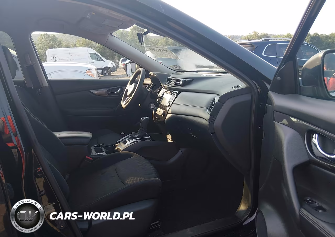 2019 Nissan Rogue S VIN:5N1AT2MV8KC831255 - 5