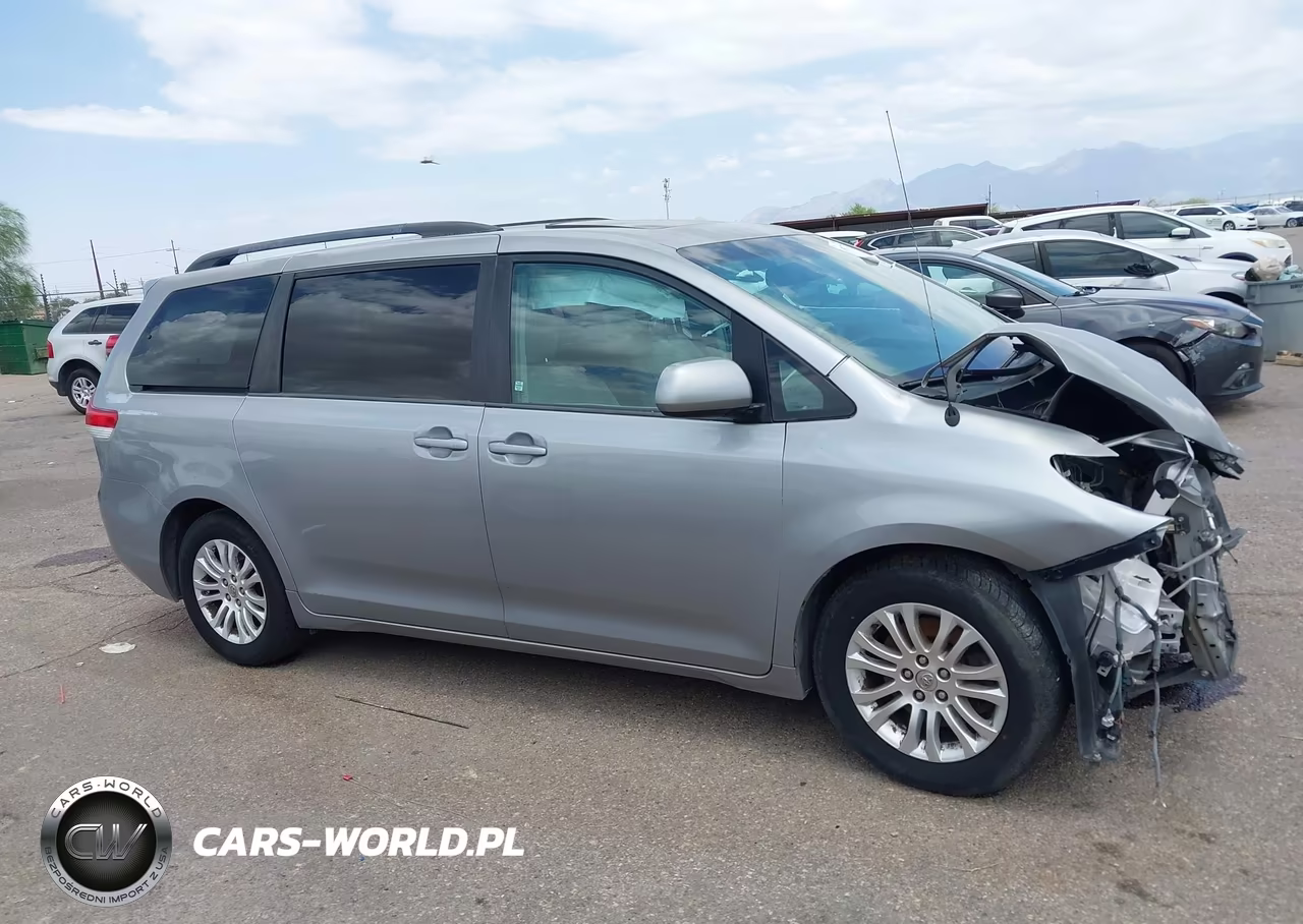 2013 Toyota Sienna Xle 8-Passenger VIN:5TDYK3DC2DS371991 - 13