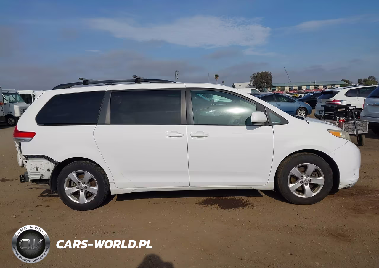 2014 Toyota Sienna Le V6 8 Passenger VIN:5TDKK3DC5ES427011 - 14
