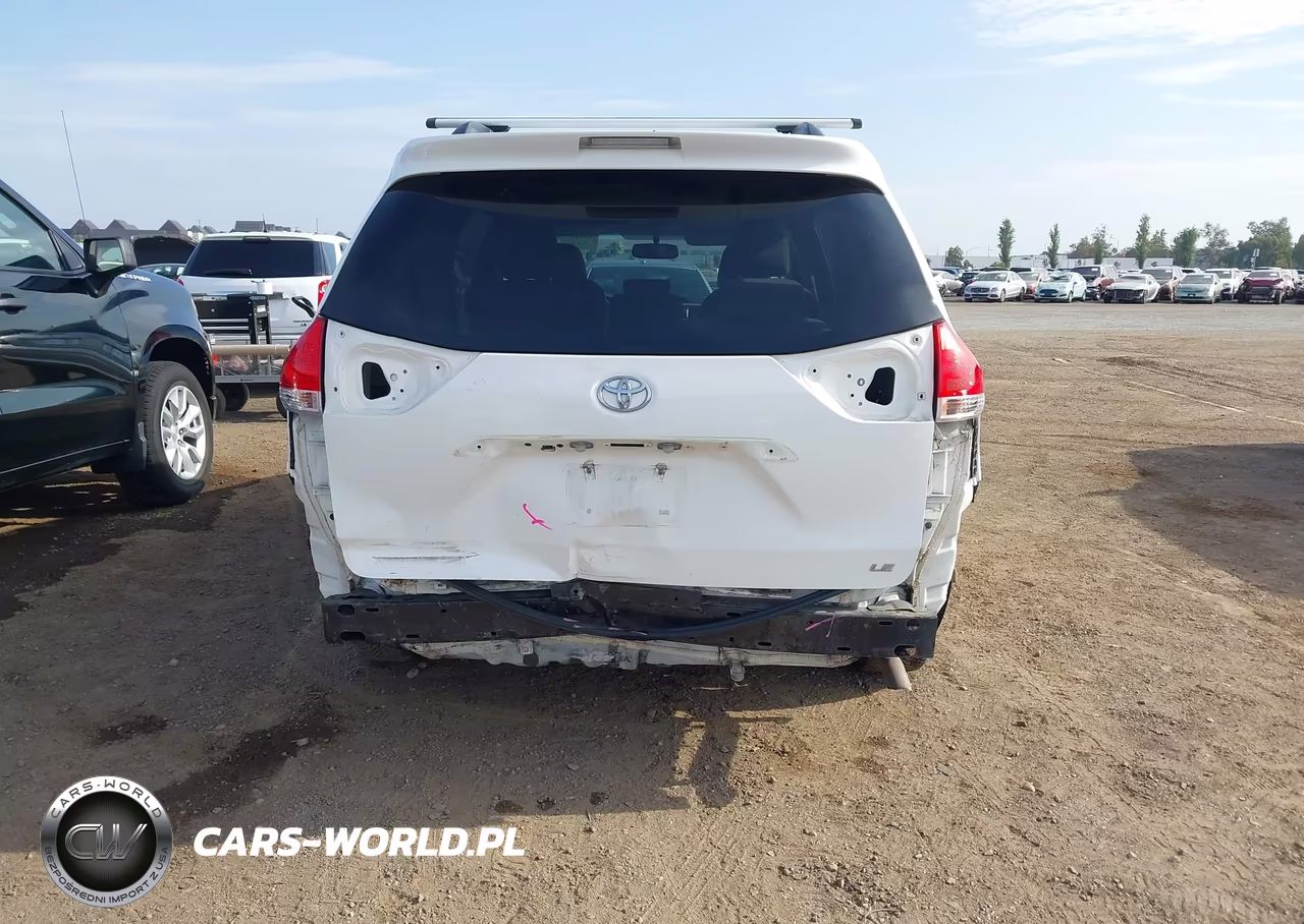 2014 Toyota Sienna Le V6 8 Passenger VIN:5TDKK3DC5ES427011 - 17