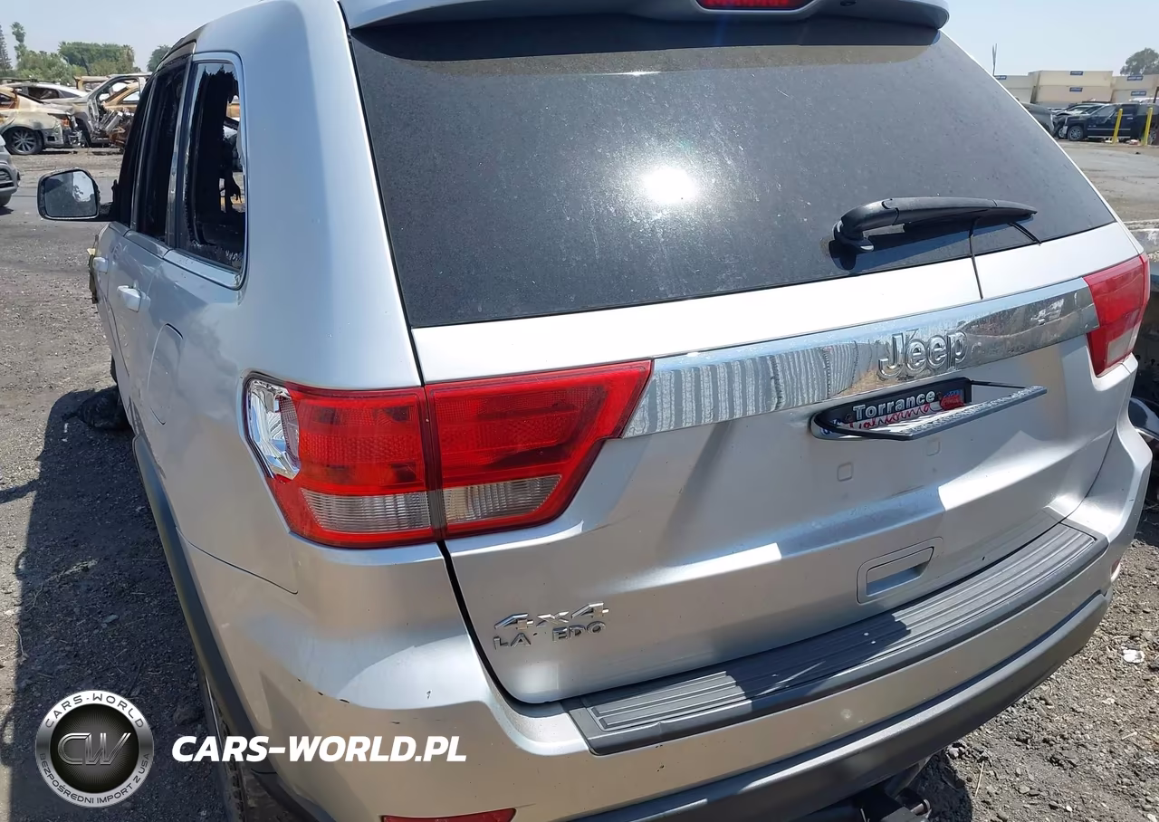 2013 Jeep Grand Cherokee Laredo VIN:1C4RJFAG7DC582556 - 3