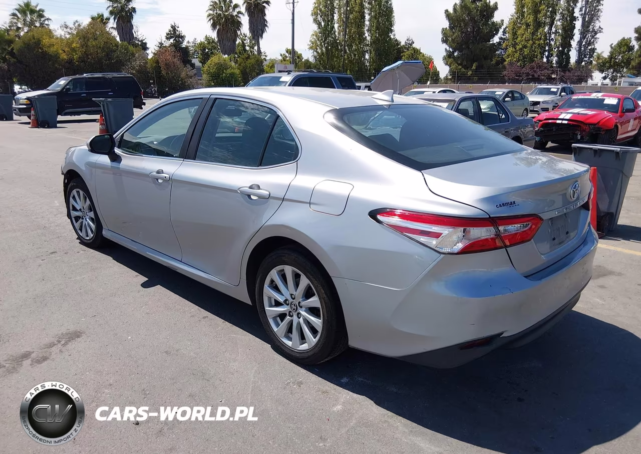 2020 Toyota Camry Le VIN:4T1C11AK2LU980453 - 3