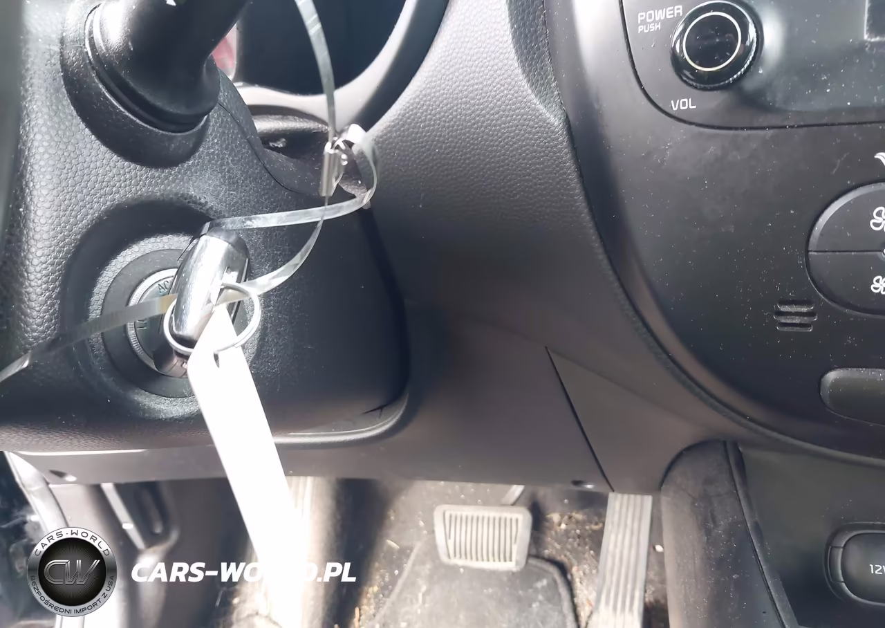 2019 Kia Soul + VIN:KNDJP3A51K7641115 - 11