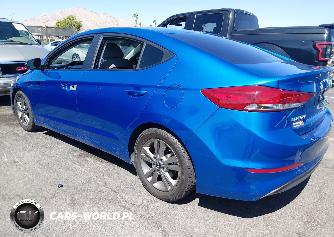 2018 Hyundai Elantra Sel VIN:5NPD84LF8JH304134 - 3