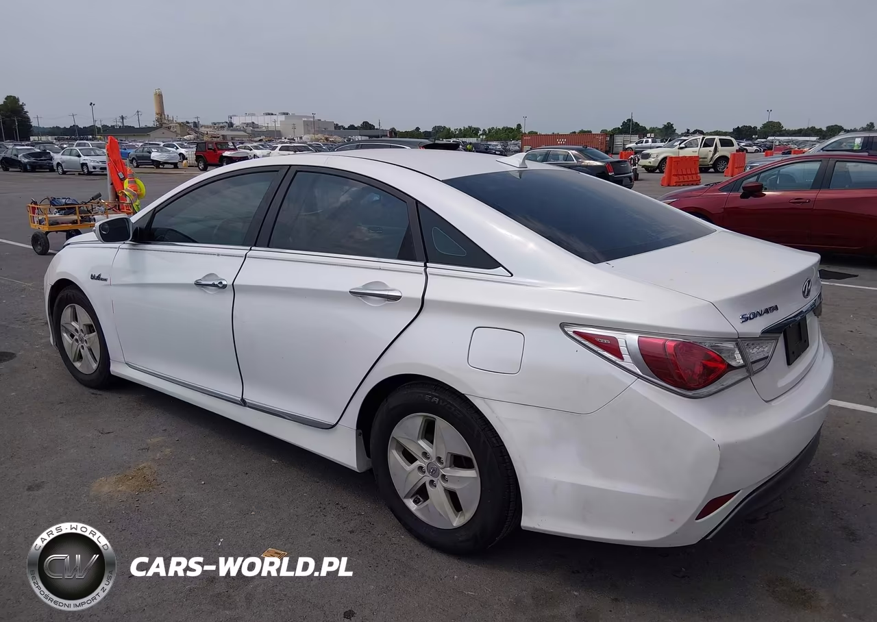 2012 Hyundai Sonata Hybrid VIN:KMHEC4A49CA041145 - 3
