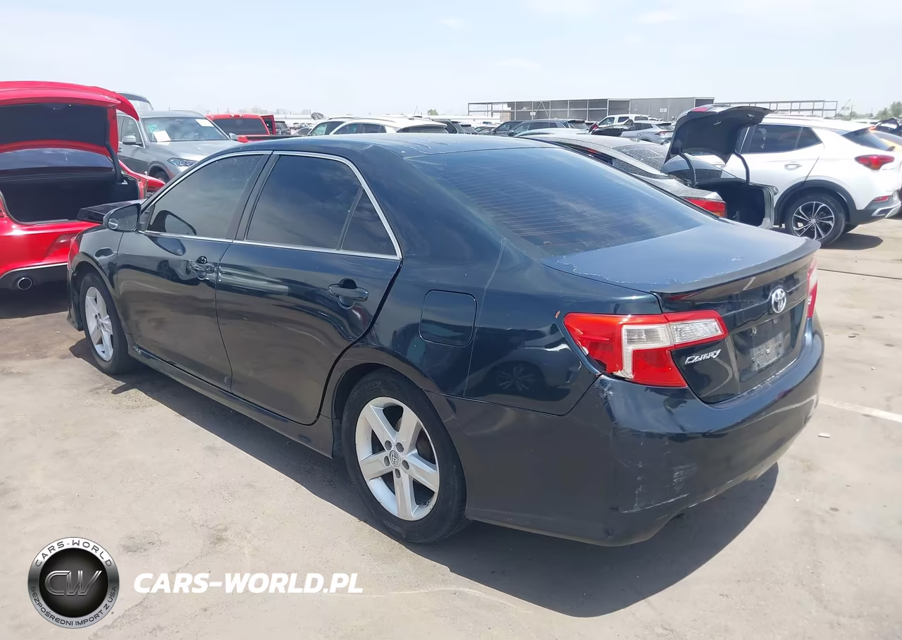 2014 Toyota Camry Se VIN:4T1BF1FK3EU429764 - 3