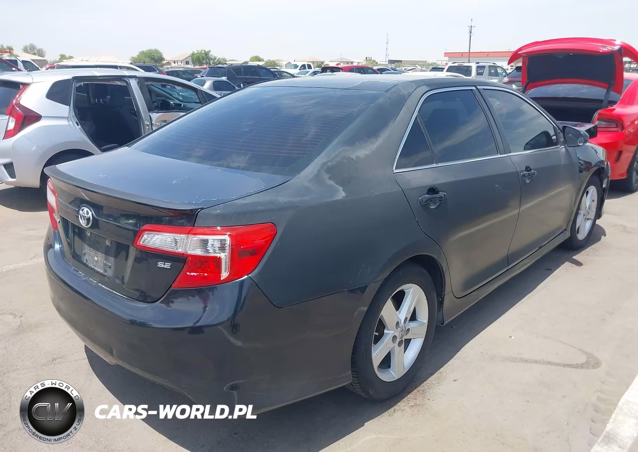 2014 Toyota Camry Se VIN:4T1BF1FK3EU429764 - 4