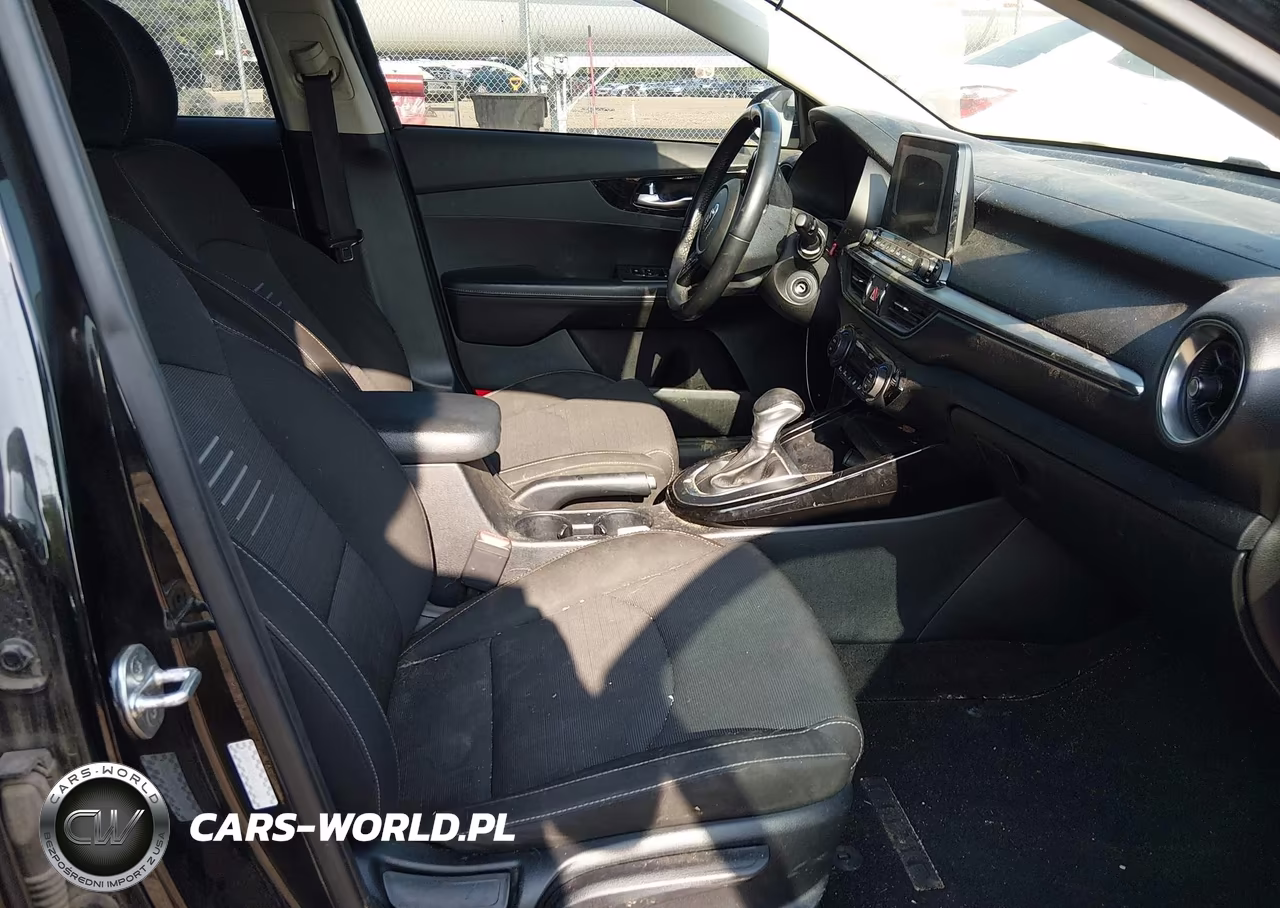 2019 Kia Forte S VIN:3KPF34AD4KE113681 - 5