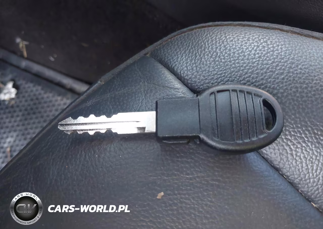 2008 Chrysler 300 Limited VIN:2C3KA33G58H193399 - 11