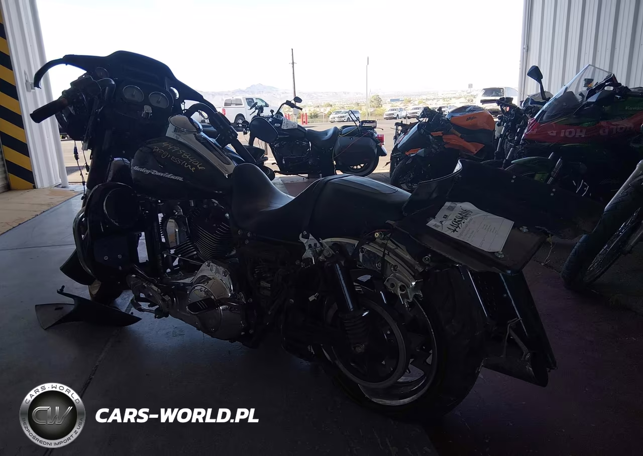 2015 Harley-Davidson Fltrx Road Glide VIN:1HD1KHM17FB603684 - 3