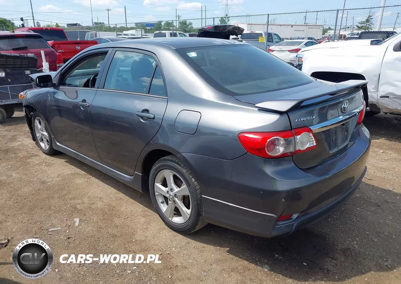 2013 Toyota Corolla S VIN:2T1BU4EE4DC964945 - 3