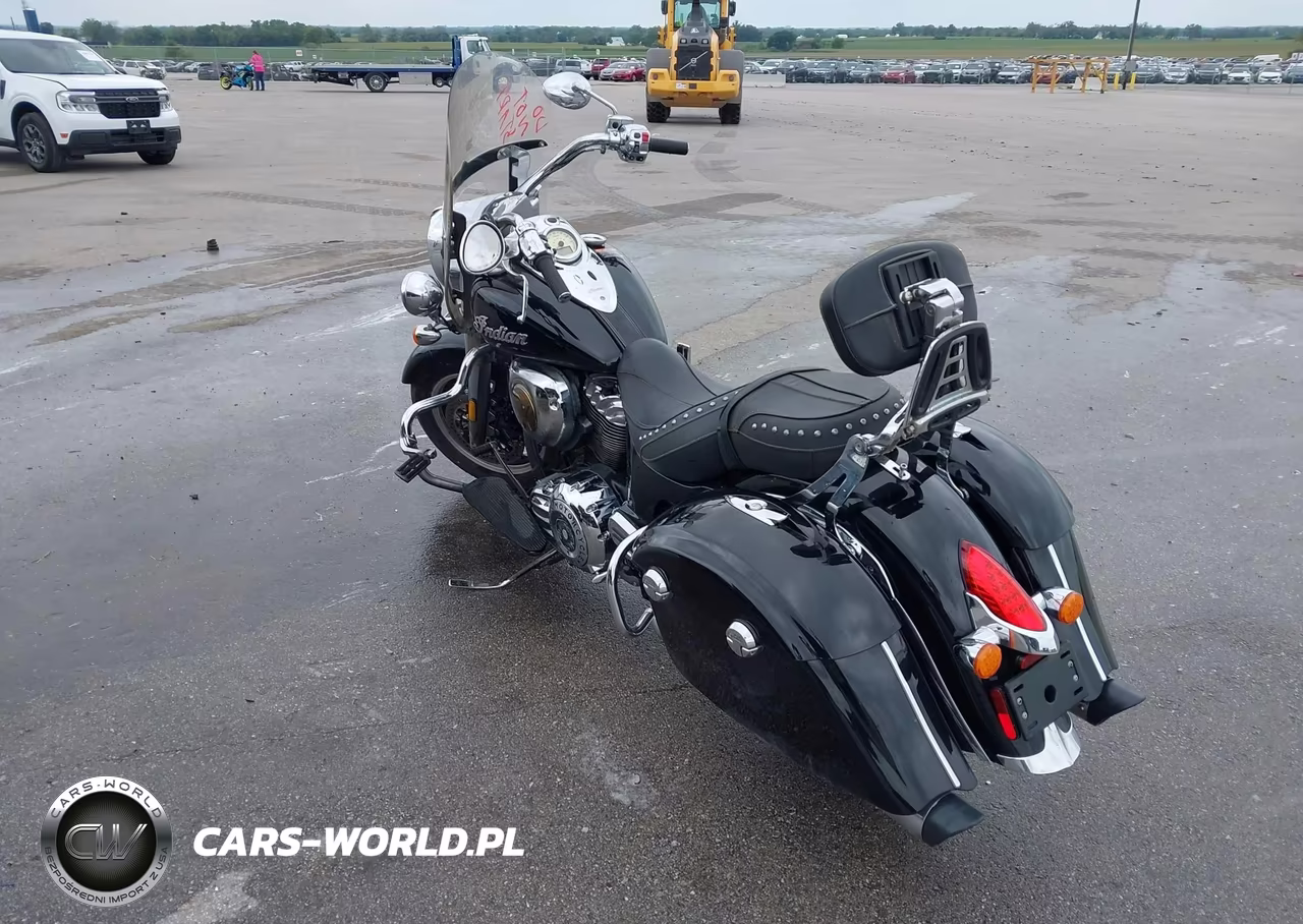 2017 Indian Motorcycle Co. Springfield VIN:56KTHAAA1H3349126 - 3