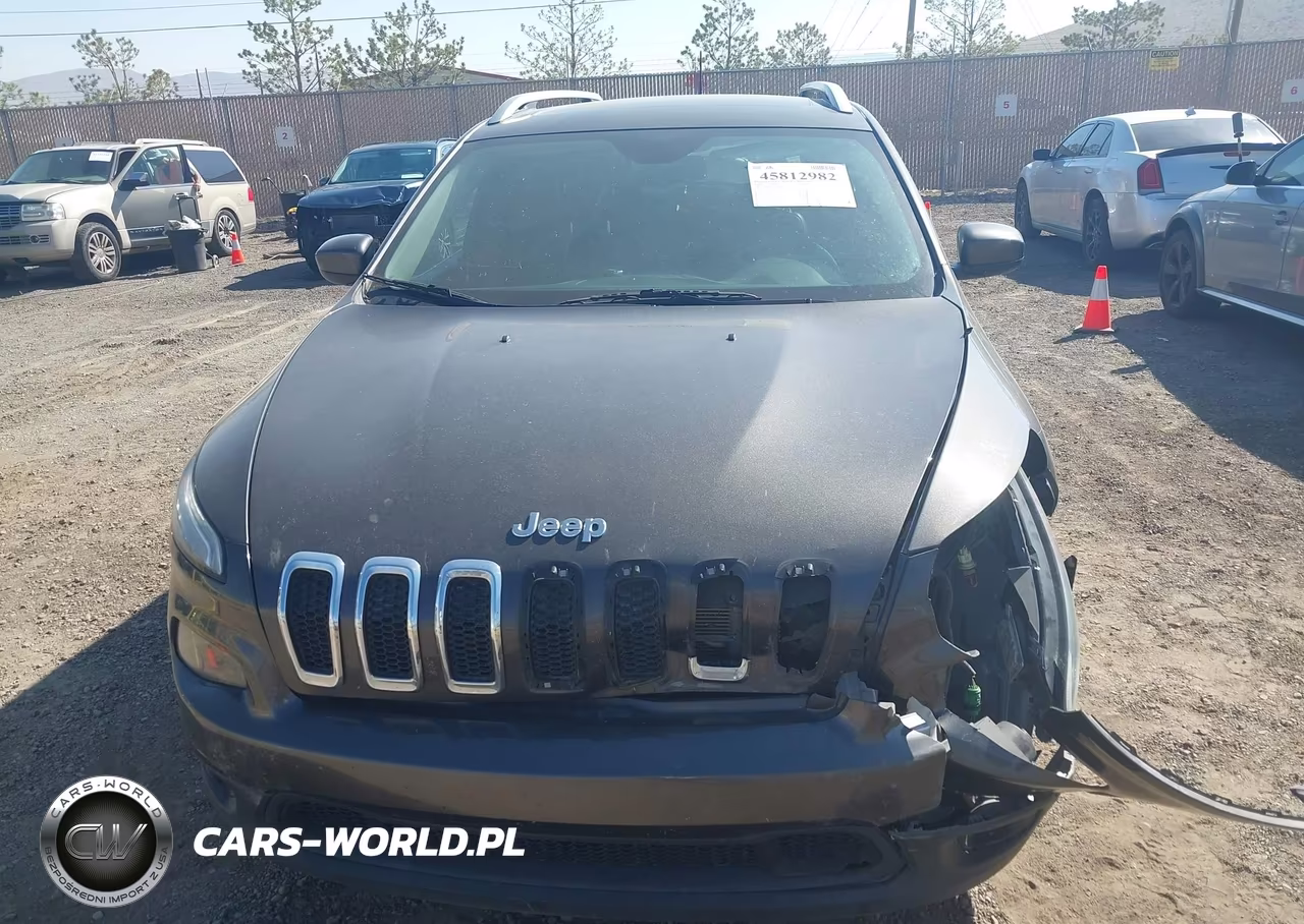 2018 Jeep Cherokee Latitude Plus 4X4 VIN:1C4PJMLX7JD569899 - 12