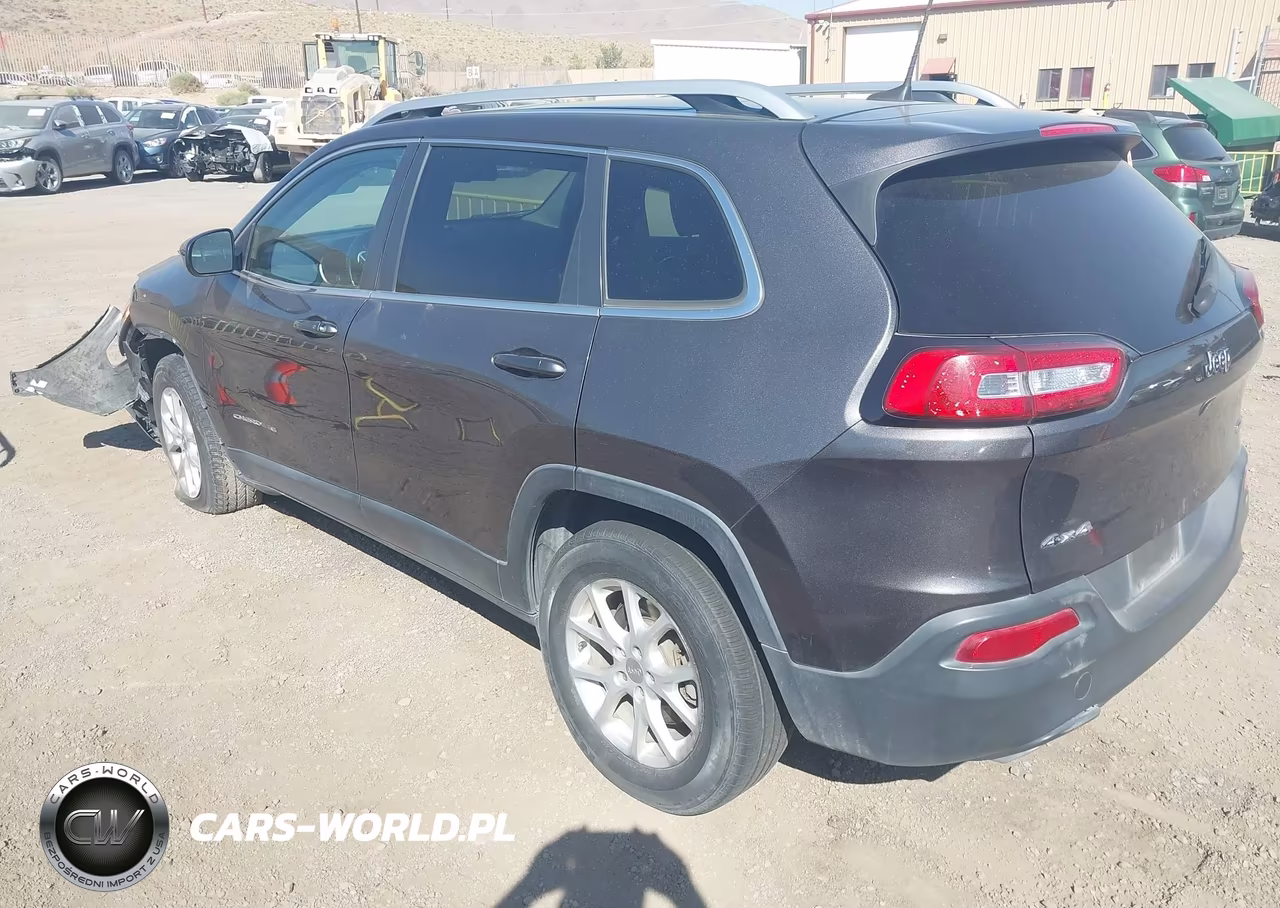 2018 Jeep Cherokee Latitude Plus 4X4 VIN:1C4PJMLX7JD569899 - 3