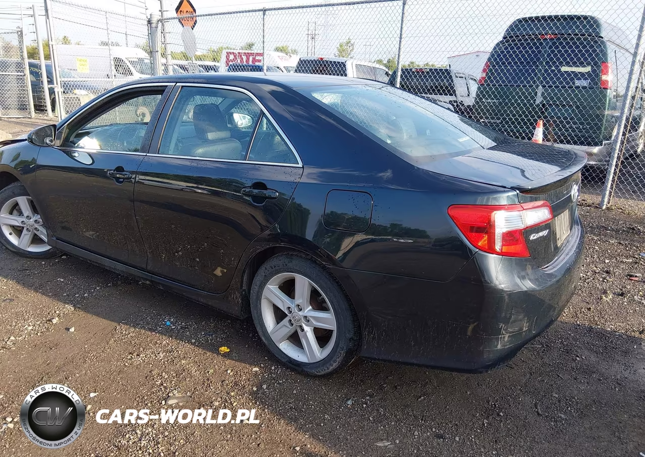 2014 Toyota Camry Se VIN:4T1BF1FK3EU320513 - 3