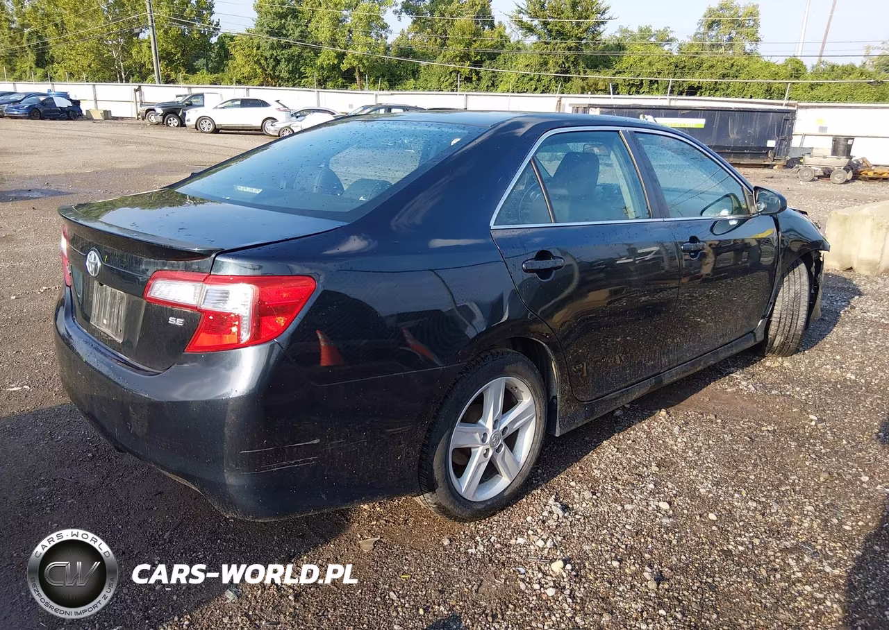 2014 Toyota Camry Se VIN:4T1BF1FK3EU320513 - 4