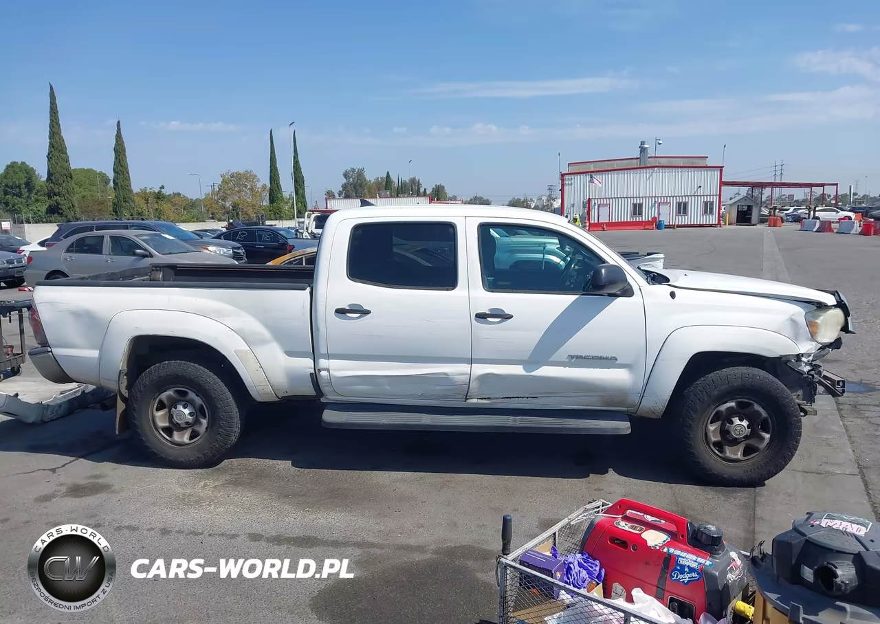 2015 Toyota Tacoma Prerunner V6 VIN:3TMKU4HN9FM045996 - 14