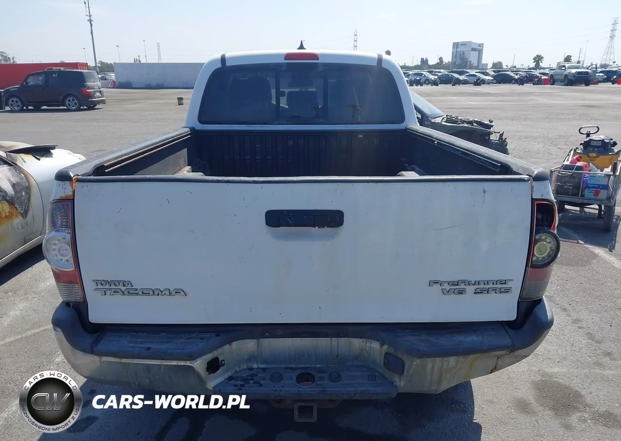 2015 Toyota Tacoma Prerunner V6 VIN:3TMKU4HN9FM045996 - 17