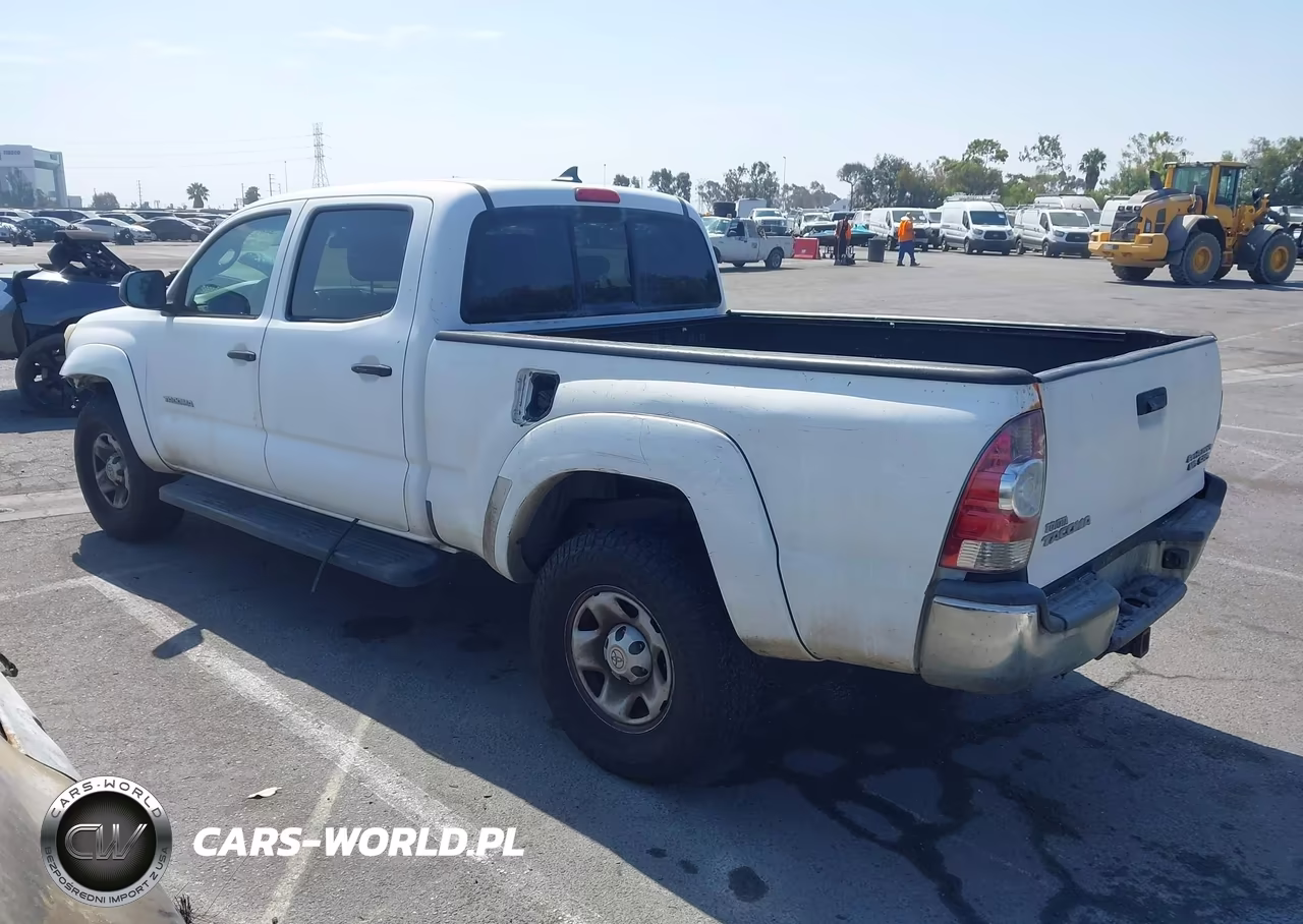 2015 Toyota Tacoma Prerunner V6 VIN:3TMKU4HN9FM045996 - 3