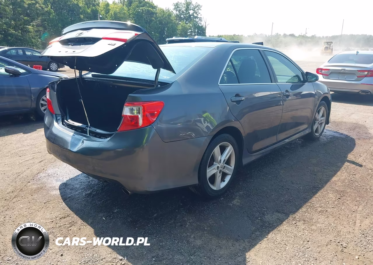 2013 Toyota Camry Se VIN:4T1BF1FK9DU237747 - 4