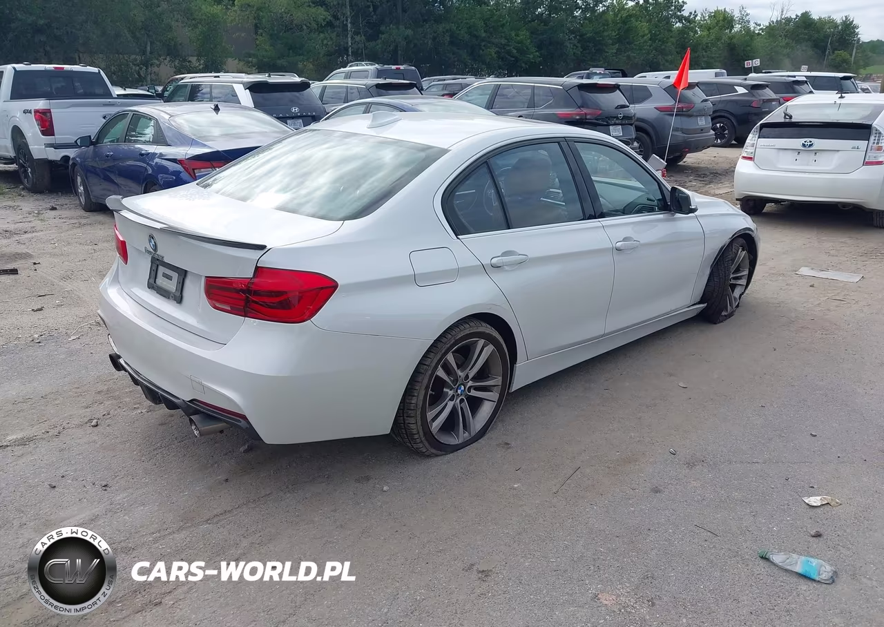 2018 BMW 330I xDrive VIN:WBA8D9G54JNU67548 - 4