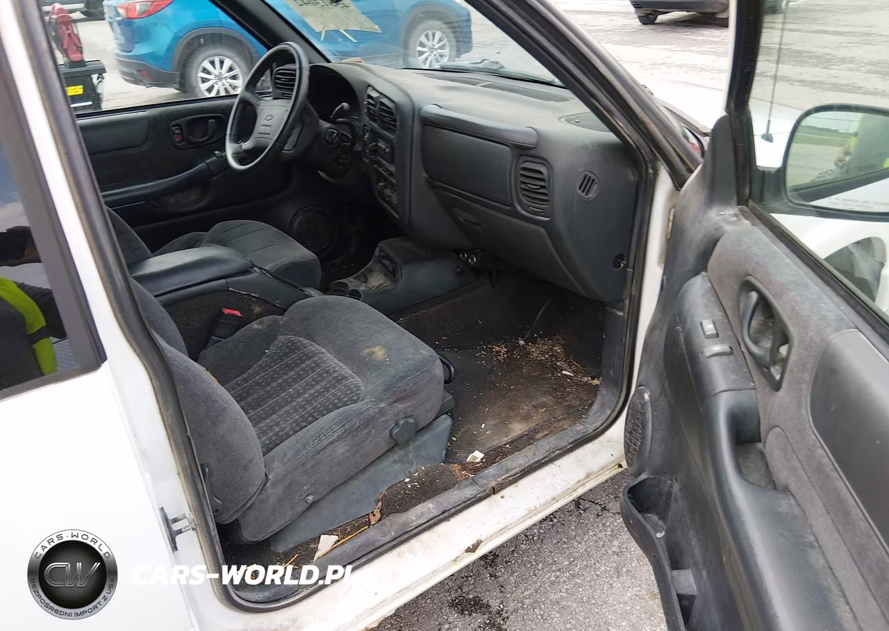 1998 Chevrolet Blazer Ls VIN:1GNCT18W2WK140719 - 5