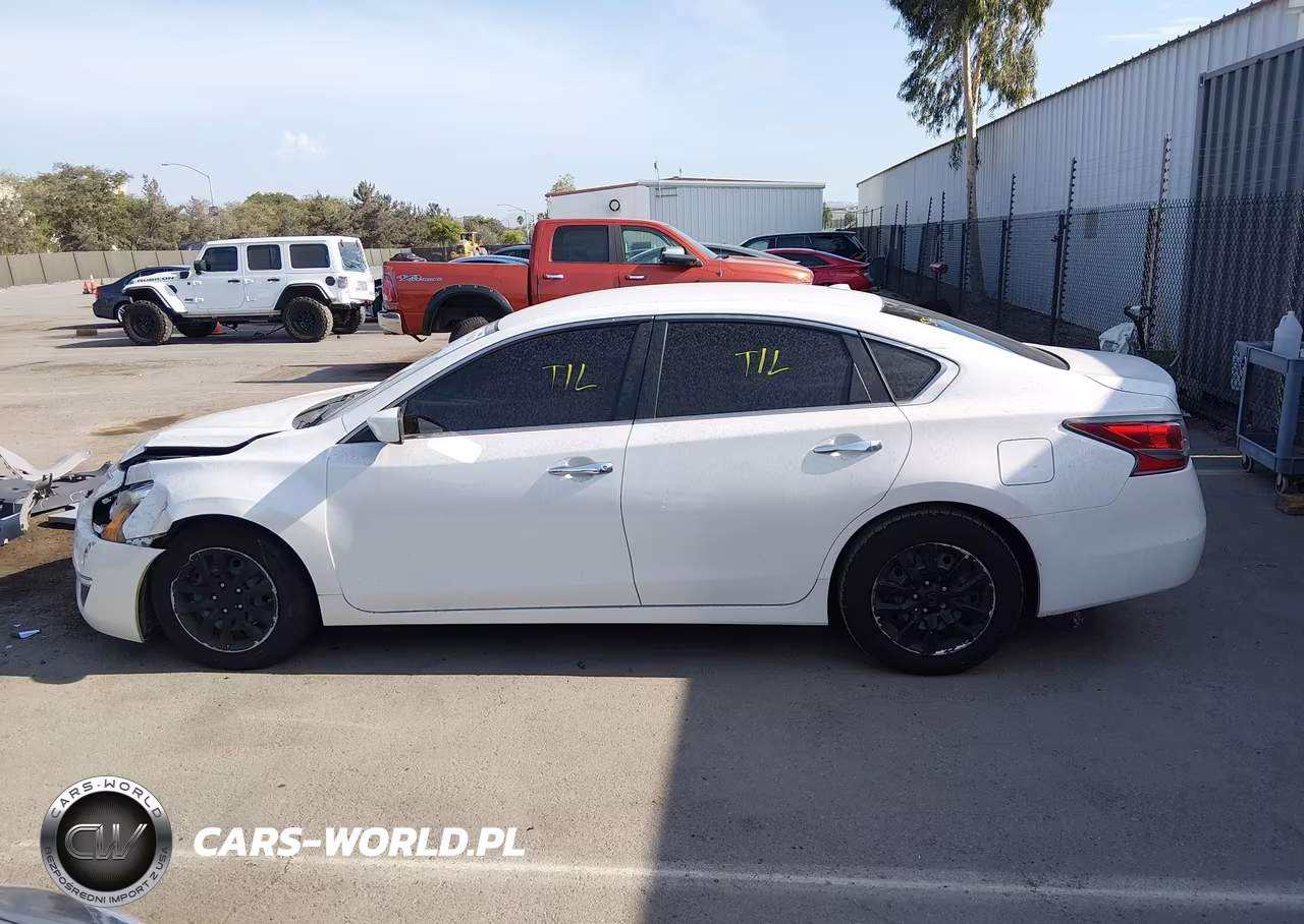 2015 Nissan Altima 2.5 S VIN:1N4AL3AP1FN404287 - 14