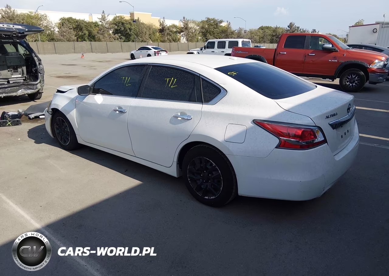 2015 Nissan Altima 2.5 S VIN:1N4AL3AP1FN404287 - 3