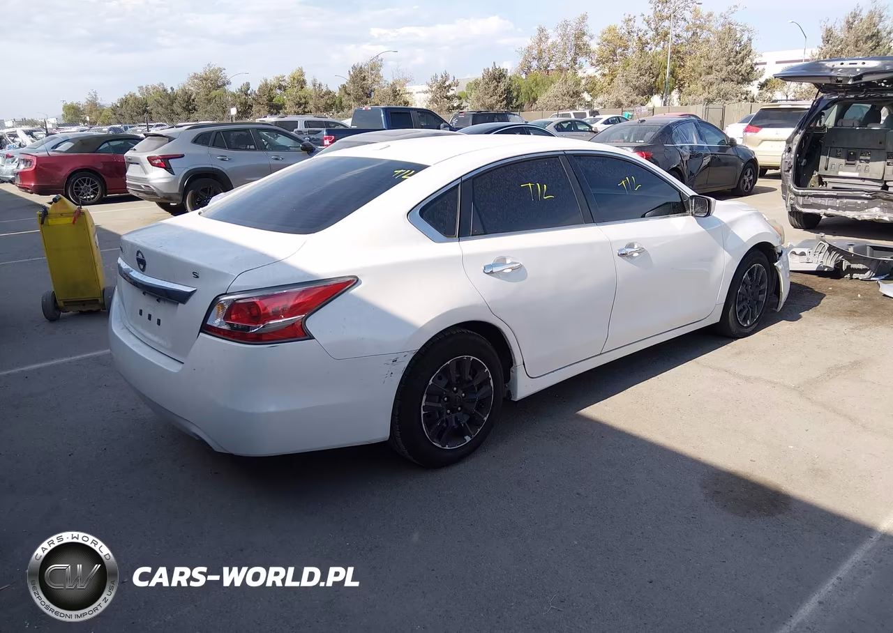 2015 Nissan Altima 2.5 S VIN:1N4AL3AP1FN404287 - 4