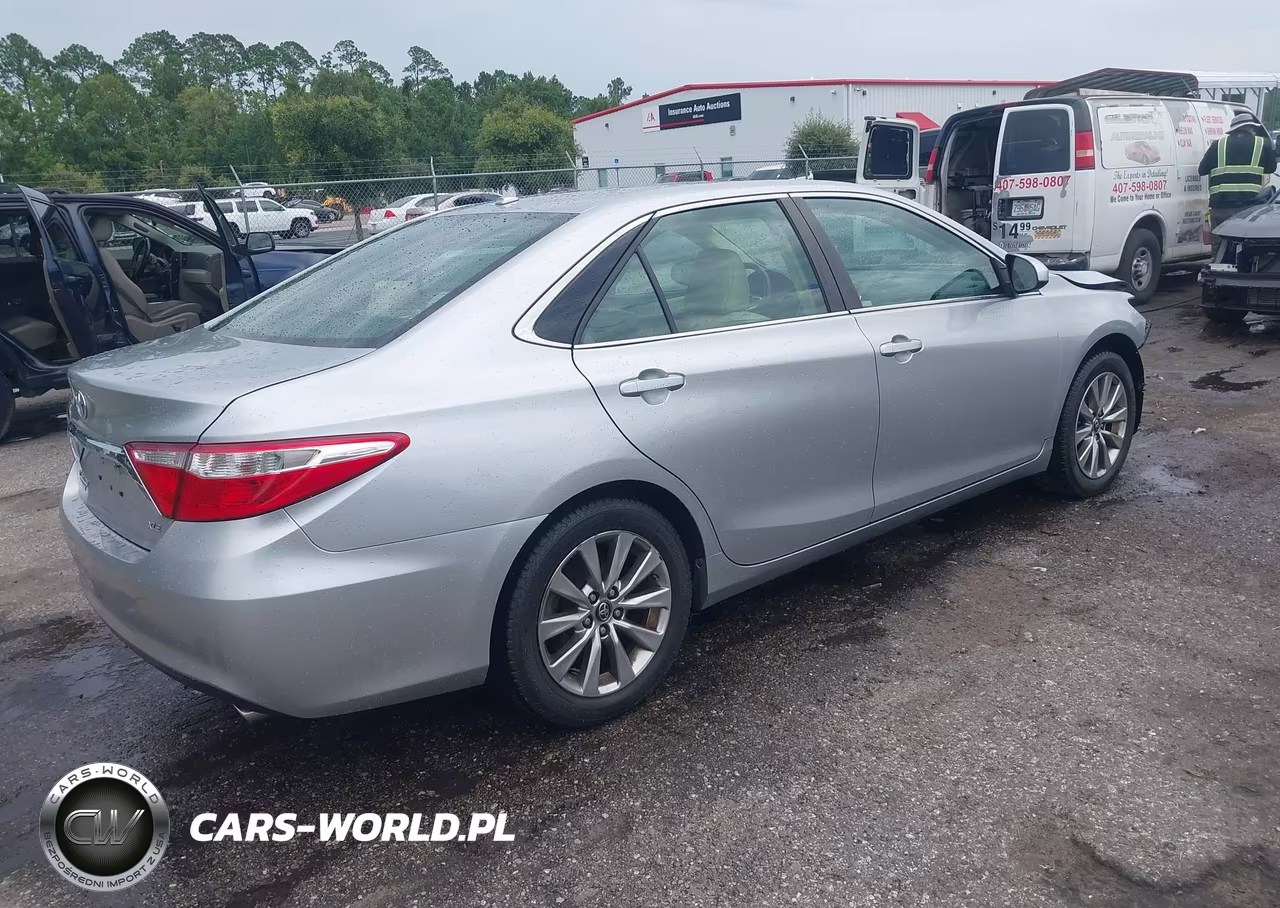 2017 Toyota Camry Xle VIN:4T1BF1FK9HU775340 - 4