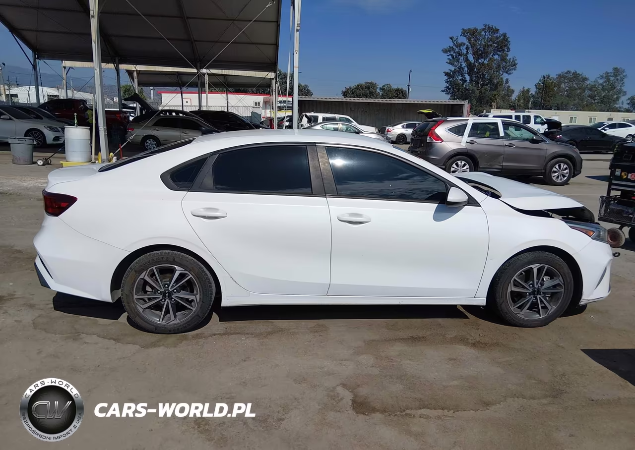2023 Kia Forte Lxs VIN:3KPF24AD5PE554696 - 13