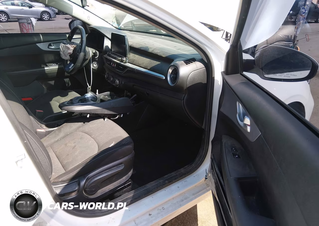 2023 Kia Forte Lxs VIN:3KPF24AD5PE554696 - 5