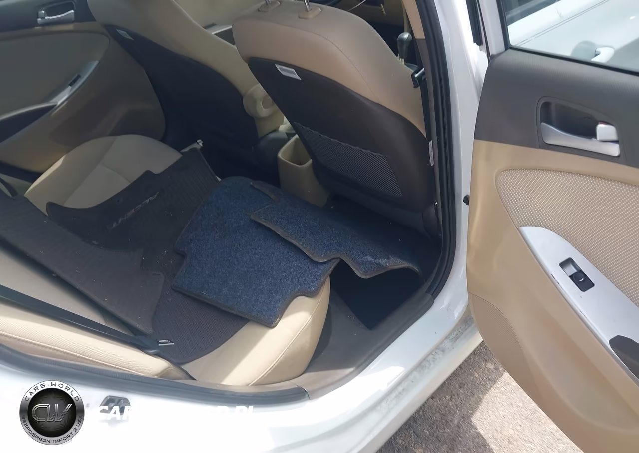 2014 Hyundai Accent Gls VIN:KMHCT4AEXEU768697 - 8