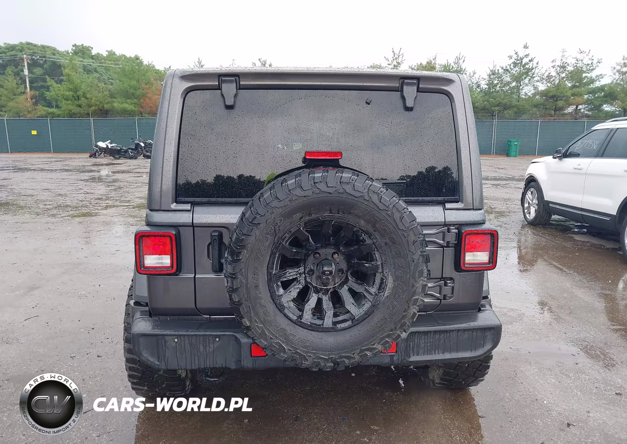 2022 Jeep Wrangler Unlimited Sahara 4X4 VIN:1C4HJXEN3NW126144 - 16