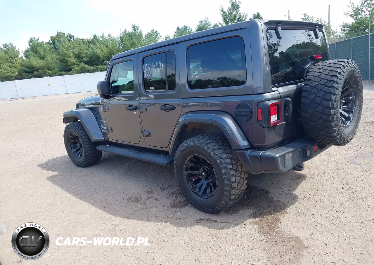 2022 Jeep Wrangler Unlimited Sahara 4X4 VIN:1C4HJXEN3NW126144 - 3