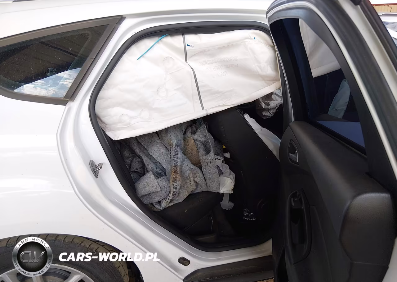 2016 Ford Focus Se VIN:1FADP3K2XGL289951 - 8